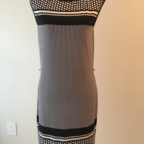 Max Studio - Picture 2 of 8